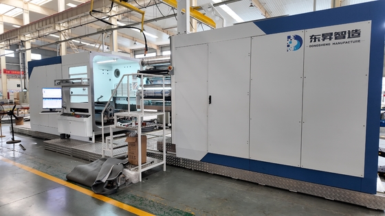 Metallizzatore a vuoto a condensatore con sistema di imbarcazioni in ceramica a scatto per uno spessore uniforme del rivestimento