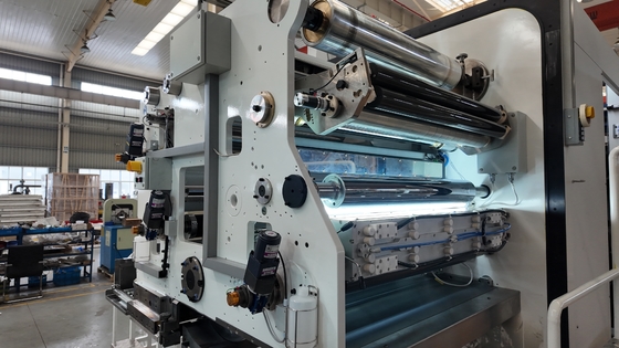 Metallizzatore sottovuoto a condensatore per film plastici con design a barchetta ceramica sfalsata